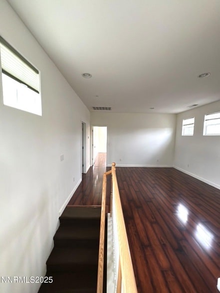 Building Photo - 1279 Par Three Dr