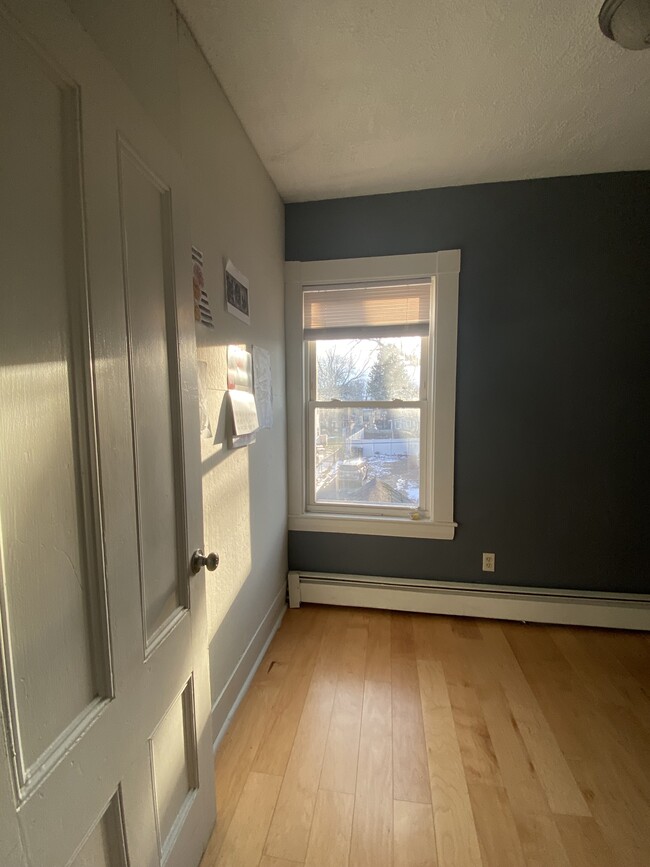 2nd floor Office/Bedroom with hardwood floor. - 16 Eames St