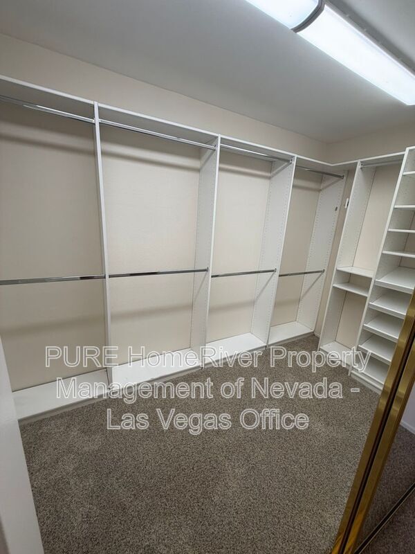 Building Photo - 2121 Stone Croft St