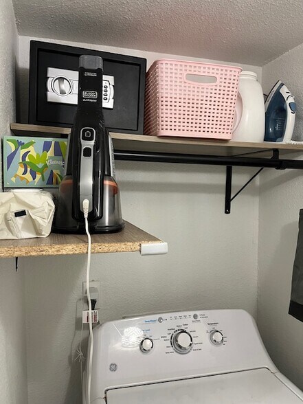 All-Inclusive Furnished 1 Bedroom 1 Bath with Office Center in Bay Club- 2 miles Sullivan's Island - 1481 Center St Ext