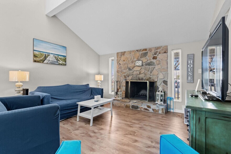 Building Photo - 505 Plantation Dr