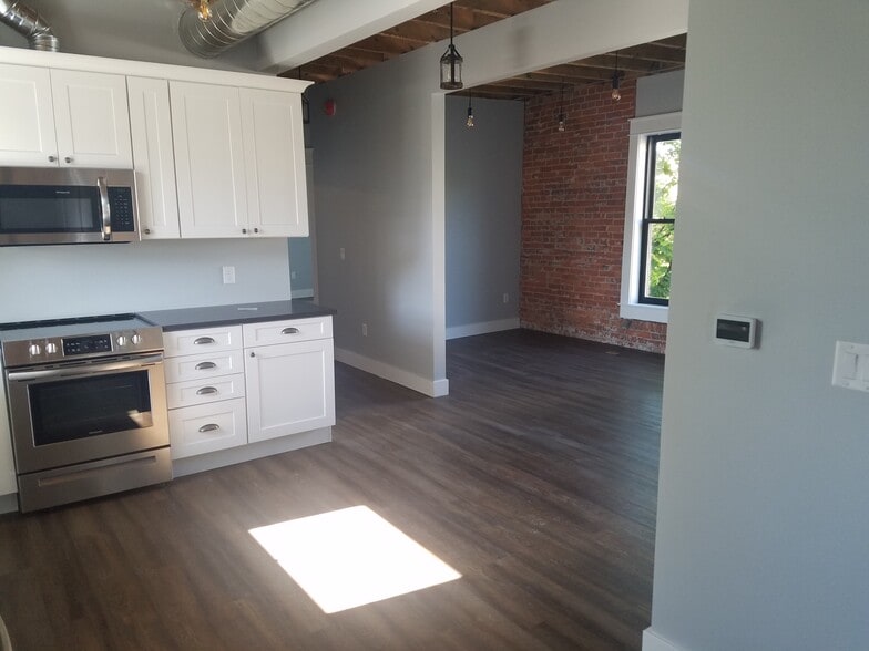 Kitchen - 101 S Stevens St