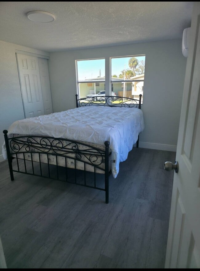 Building Photo - 2910 Hibiscus Run Ln.