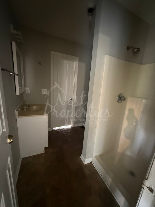 Building Photo - 1429 Jerome Dr