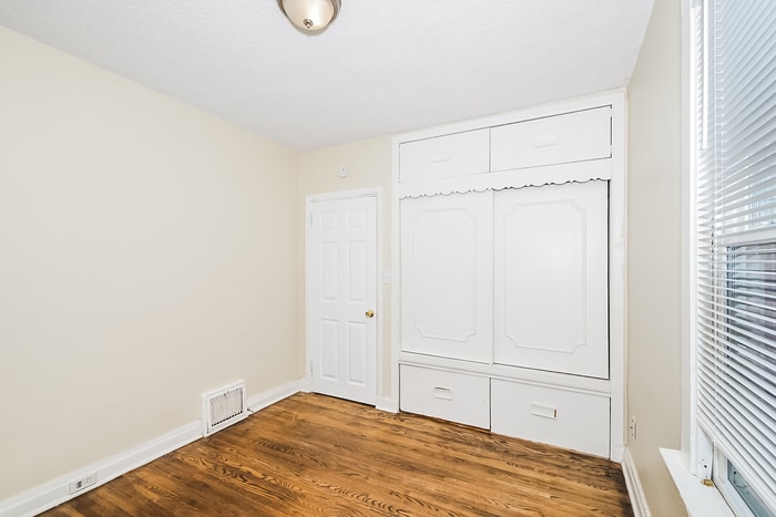 Building Photo - 3820 Jackson St NE