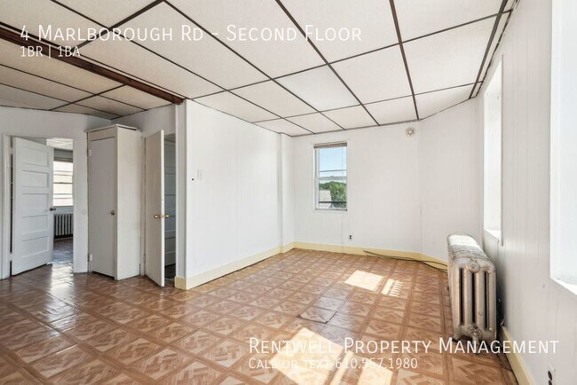 Building Photo - 1BR 1BA Second Floor Apartment is Upper Da...