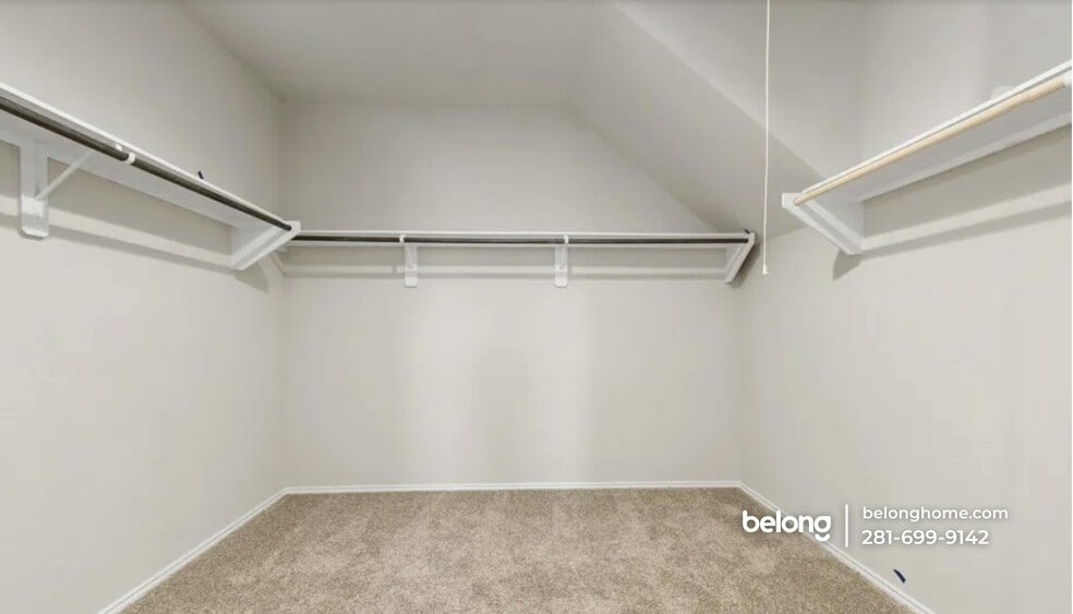 Building Photo - 21349 Pne Ml Dr