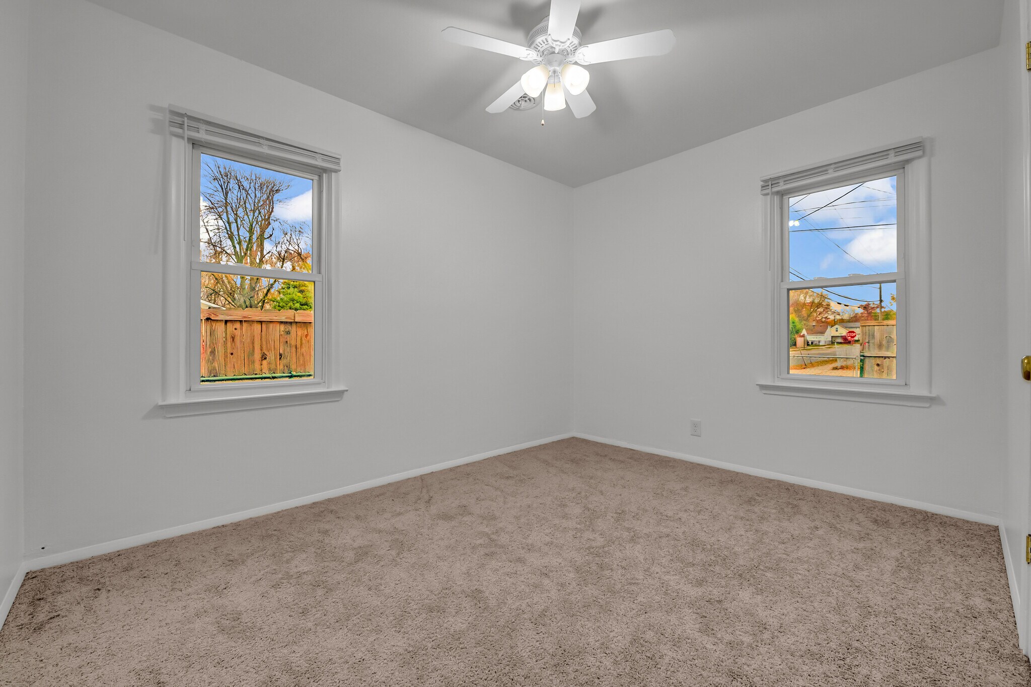 Building Photo - 1824 Wordsworth St