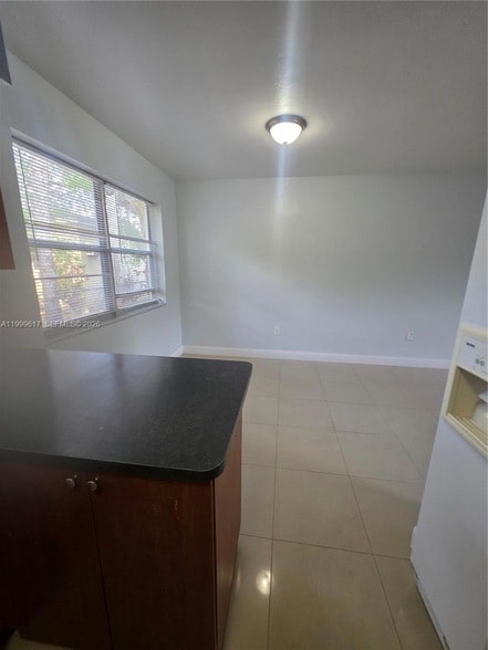 Building Photo - 2834 SW 37th Ave