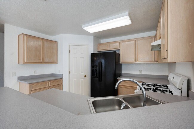 Building Photo - 203 Tamara Dr