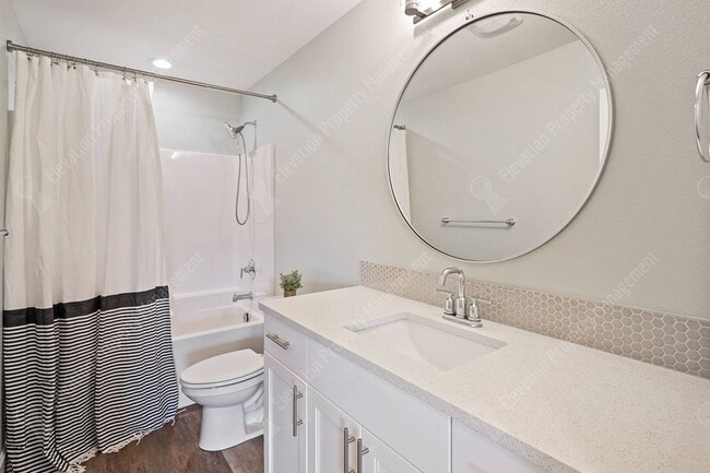 Building Photo - 3BR - 2BA Modern Living in a Quiet Cul-de-Sac