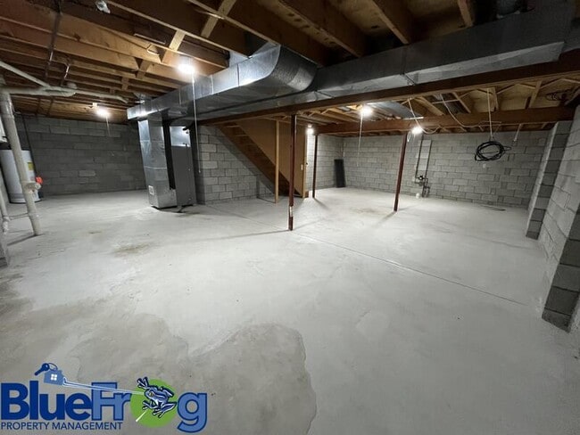 Building Photo - 646 Woodlawn Dr