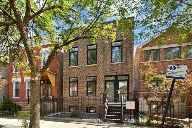 Primary Photo - 2121 W Ohio St