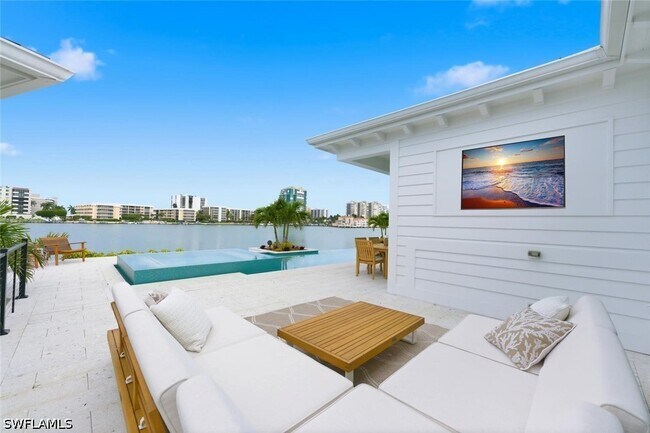 Building Photo - 200 Bahia Point