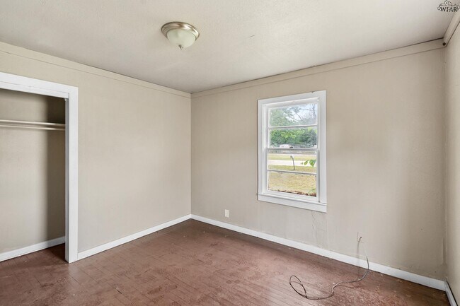 Building Photo - 207 County Rd