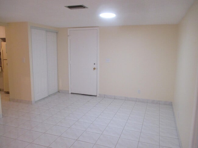 Building Photo - 200 Lake Carol Dr