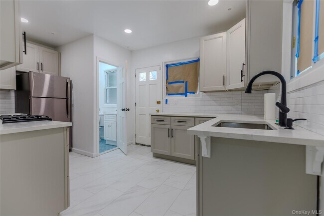 Building Photo - 119-32 164th St