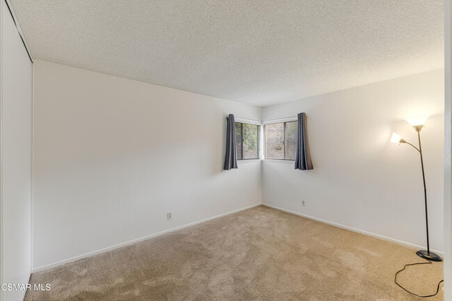 Building Photo - 3050 Wildwood Ave