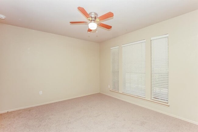 Building Photo - 1107 Rolling Ridge Dr