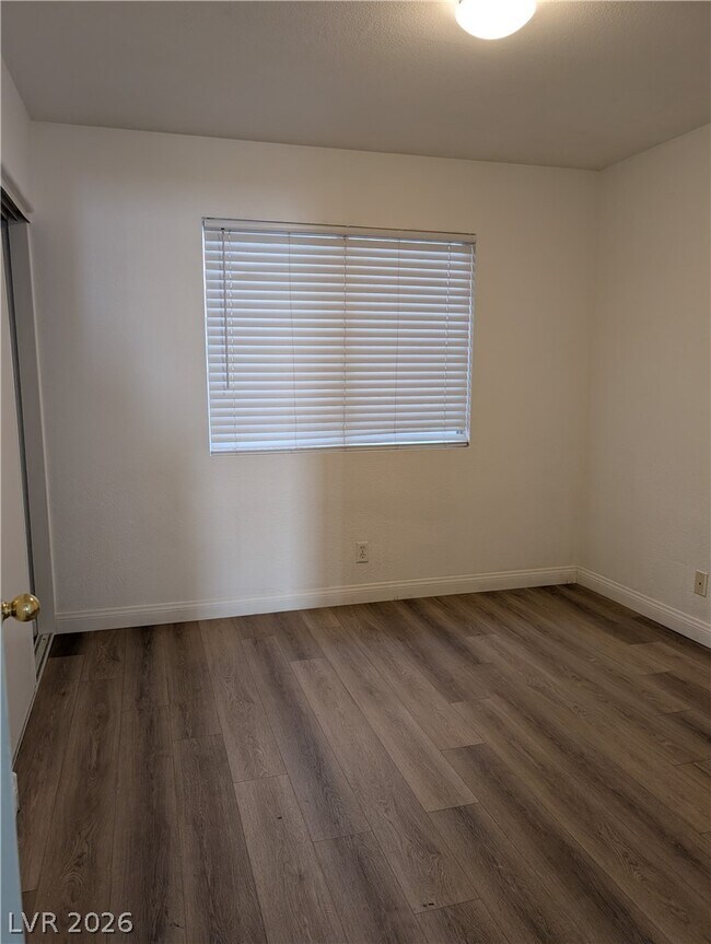 Building Photo - 5845 Springmist St