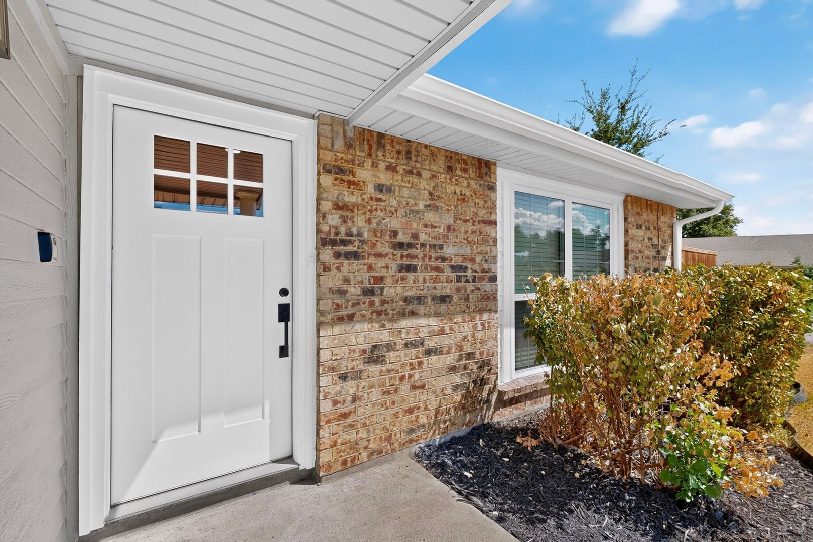 Building Photo - 900 Rocky Creek Ln