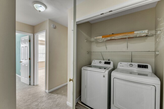 Building Photo - Adorable 3b 3b Townhome In Wake Forest!