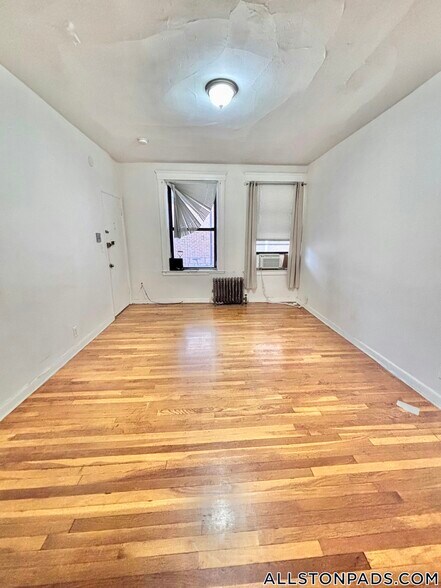 Building Photo - 153 Brighton Ave