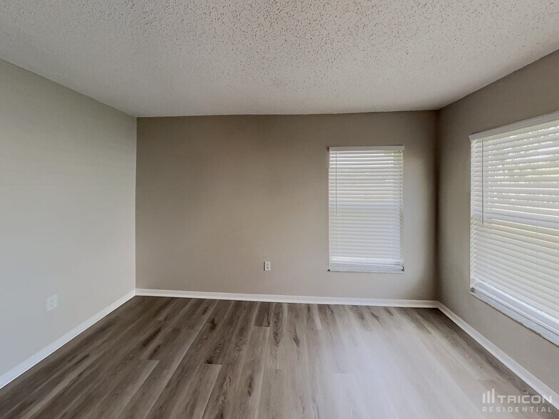 Building Photo - 820 Mountbatten Ln