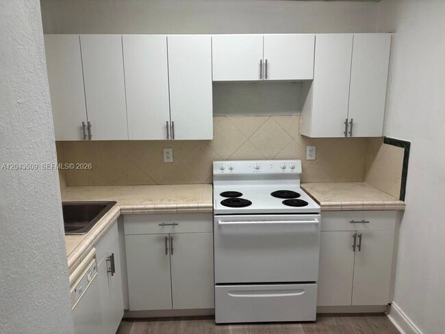 Building Photo - 492 NW 165th St