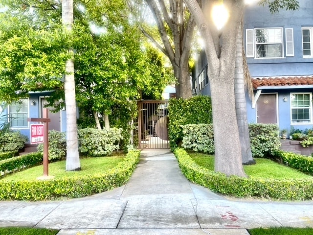 Primary Photo - 530 N San Vicente Blvd