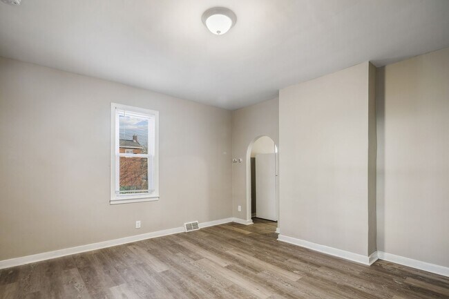 Building Photo - 122-124 Auriles St