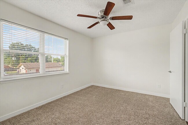Building Photo - 12500 Brookglade Cir