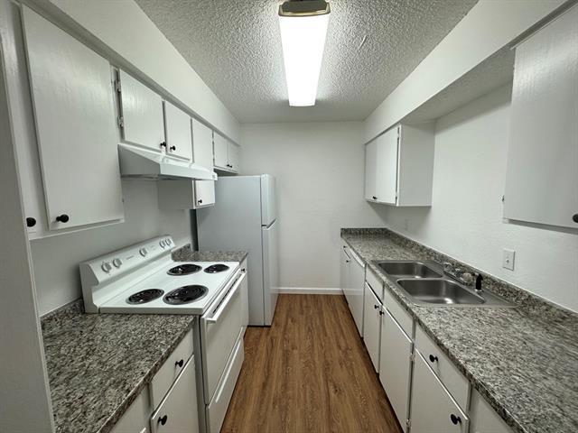 Building Photo - 627 McQueary St