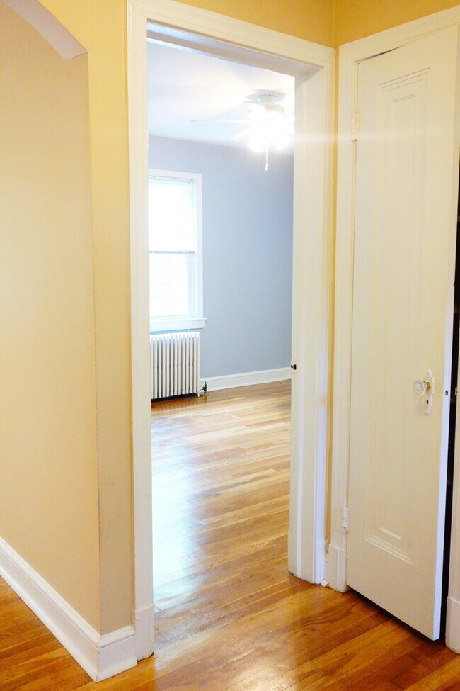 Building Photo - 8409 Greenwood Ave