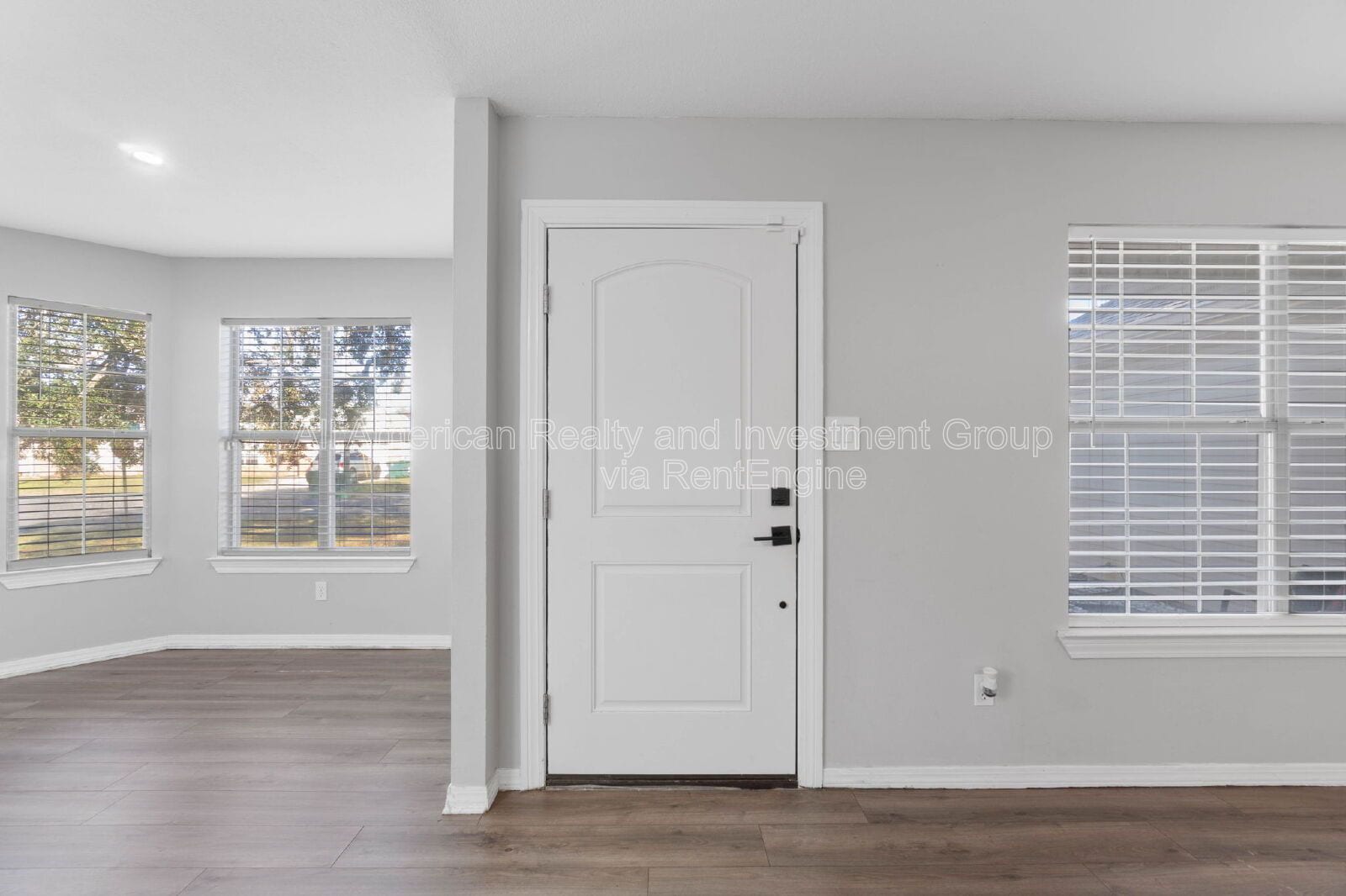 Building Photo - 908 Emily Cir