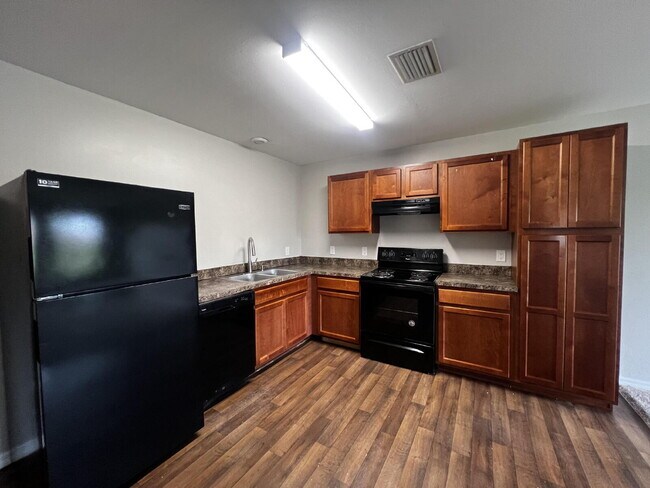 Building Photo - The Secret? Space. The Gift? $600 Off! APP...