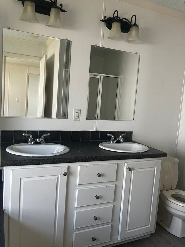 Building Photo - 3 Bedroom Trailer in New Iberia