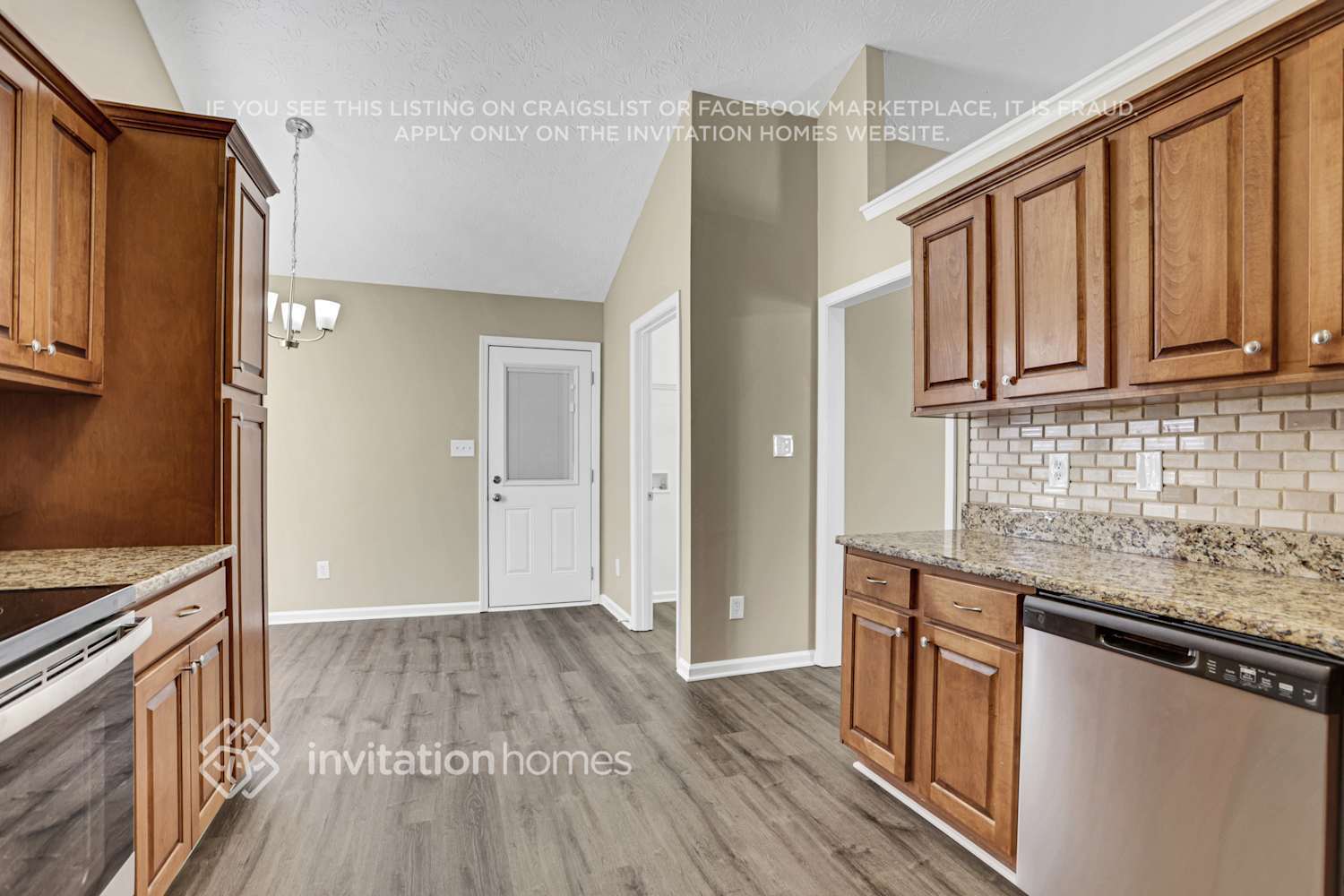 Building Photo - 907 Koala St