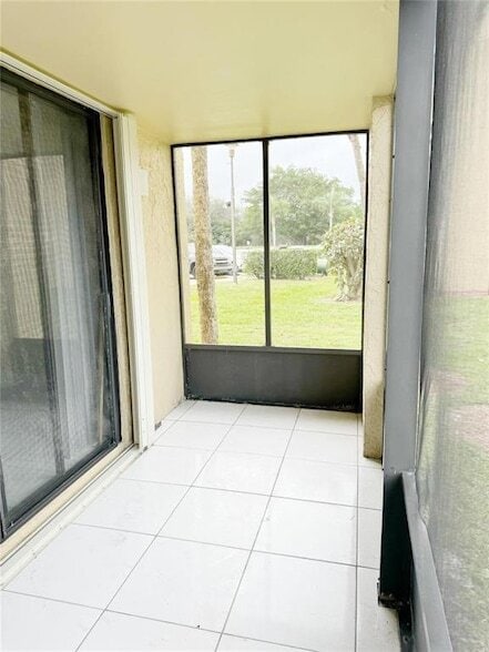 Building Photo - 2788 Tennis Club Dr