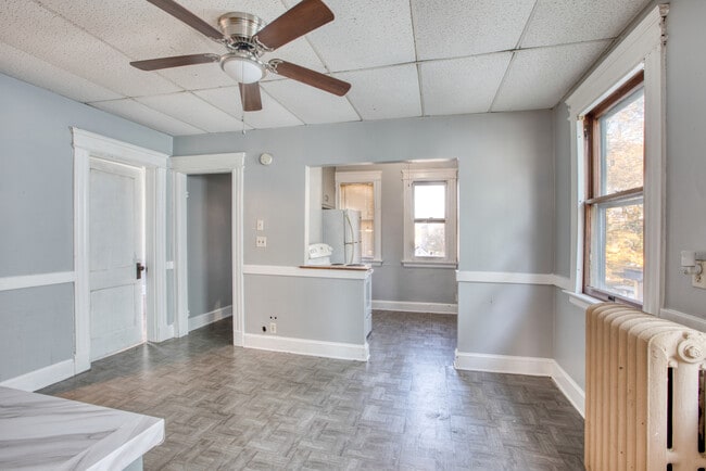 Building Photo - 226 Ledgeside Ave