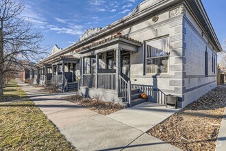 Building Photo - Amazing Row Home across George Morrison Pa...