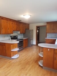 Building Photo - Available in Simsbury