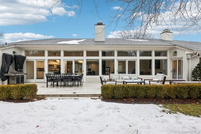 Building Photo - 6 Carol Ln