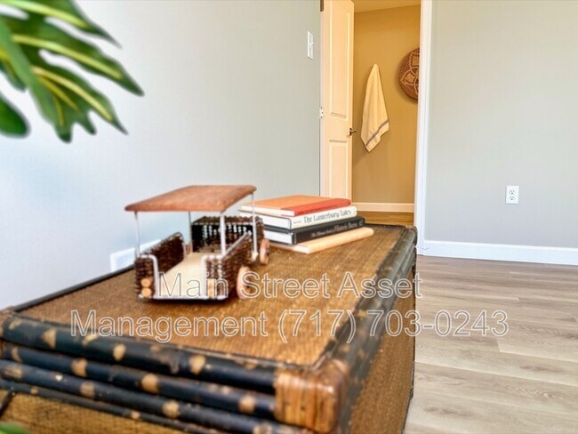 Building Photo - 70 Diller Ave