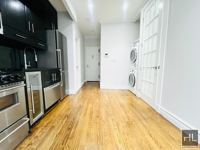 Building Photo - East 13th Street