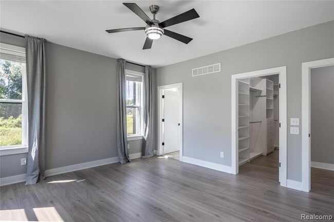 Building Photo - 5344 Birch Dr