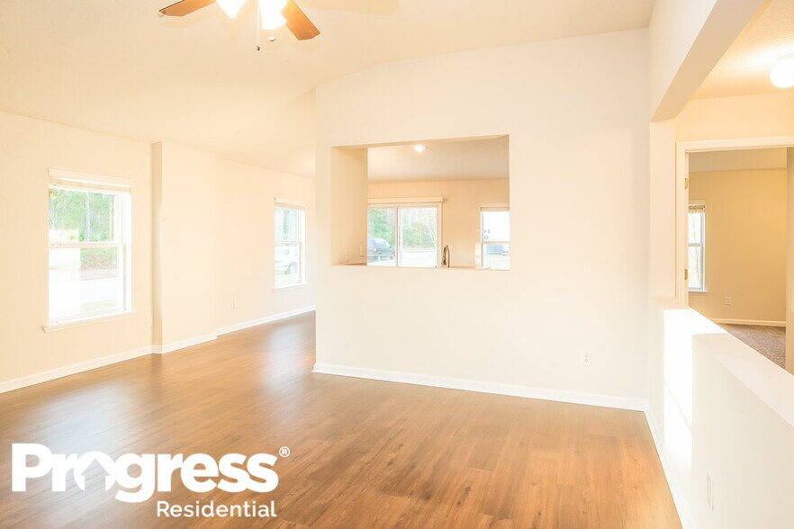 Building Photo - 697 Picasso Ave