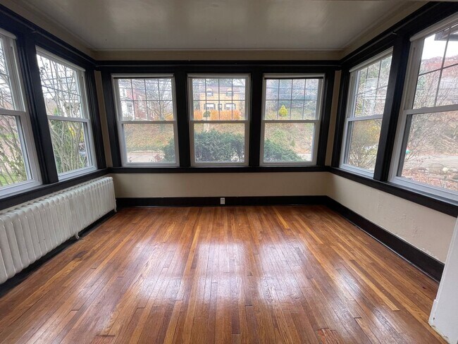 Building Photo - 6621 Church Ave