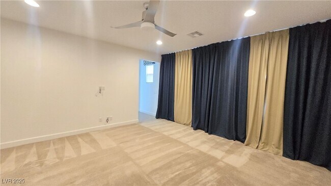 Building Photo - 1027 Whitworth Ave