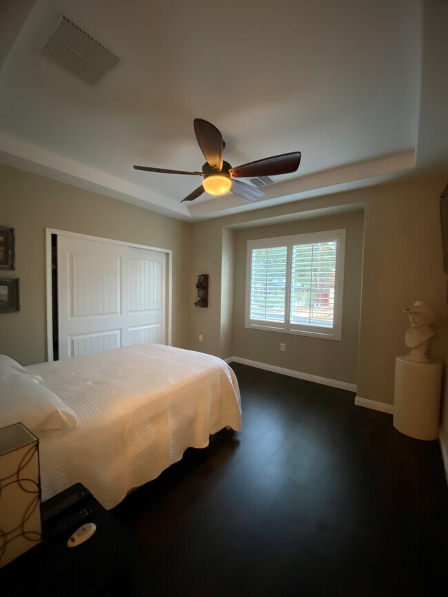 Building Photo - 826 Hemlock Ave